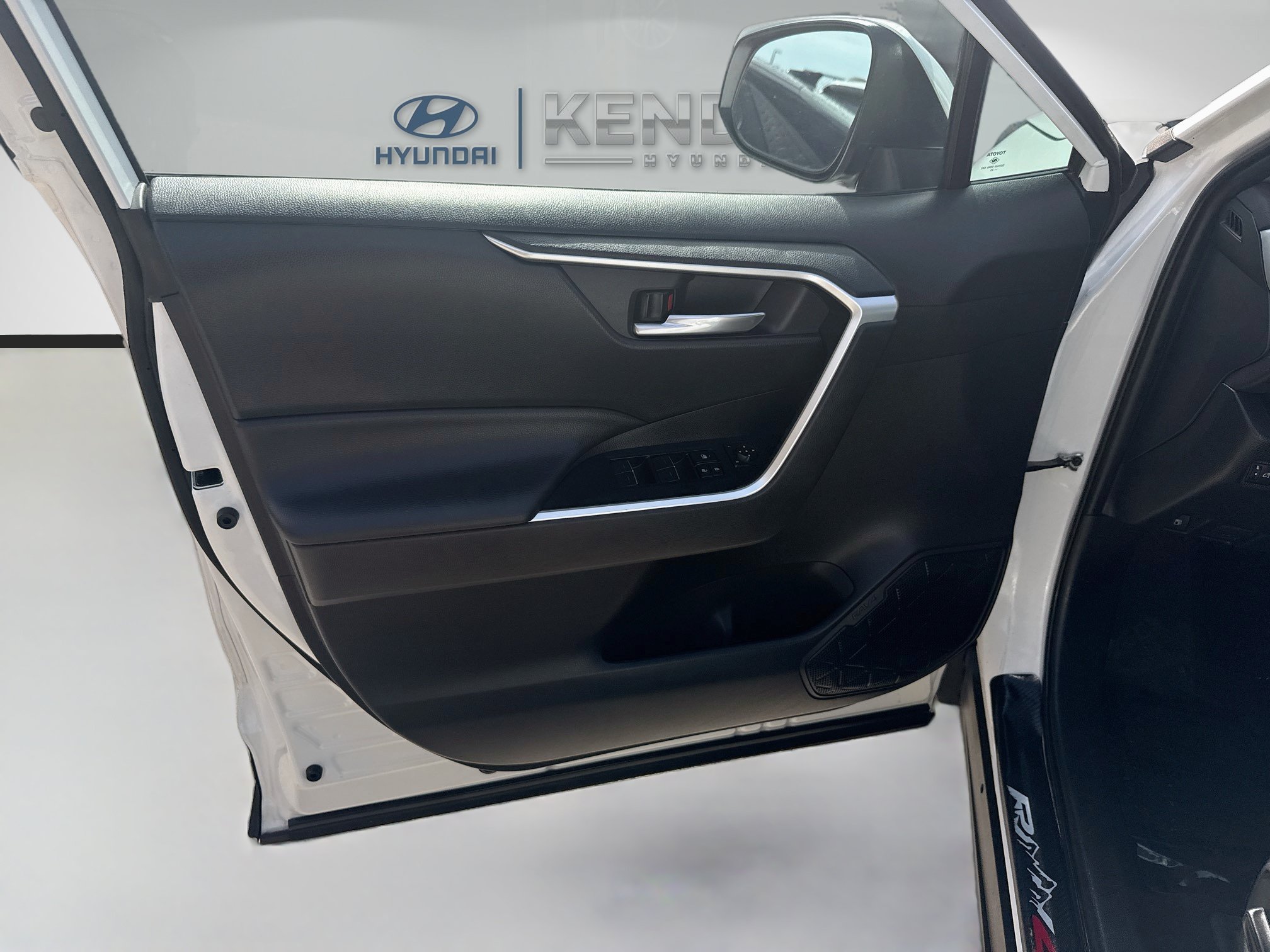 Used 2023 Toyota RAV4 XLE w/ Convenience Package AWD/4WD image 17