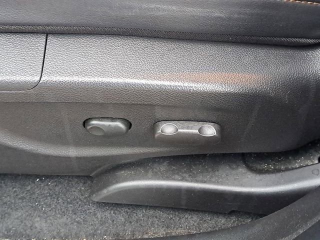 Used 2020 Chevrolet Trax LT w/ Sun & Sound Package image 7