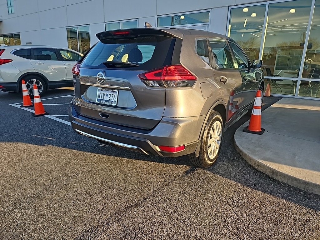 Used 2017 Nissan Rogue S image 8