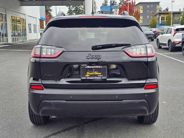 Used 2021 Jeep Cherokee Latitude Plus AWD/4WD image 5