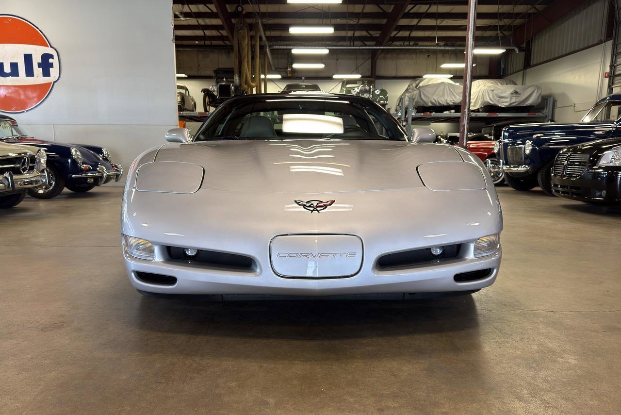 Used 1997 Chevrolet Corvette Coupe w/ Memory Pkg RWD image 5