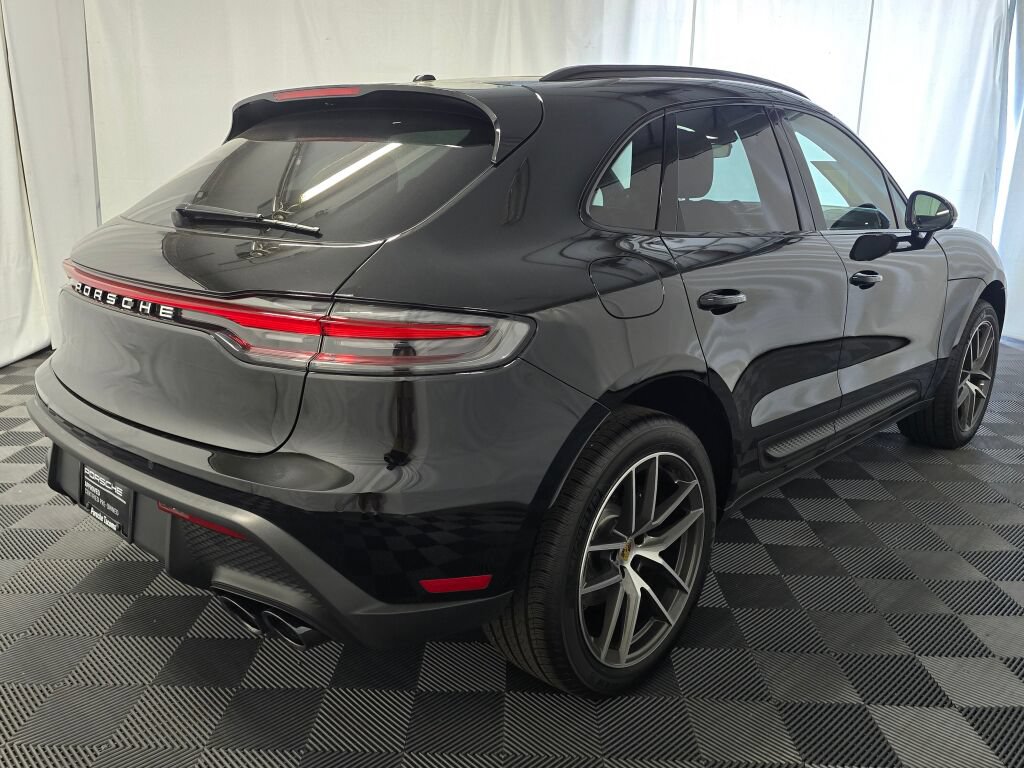 Certified 2026 Porsche Macan AWD/4WD image 7