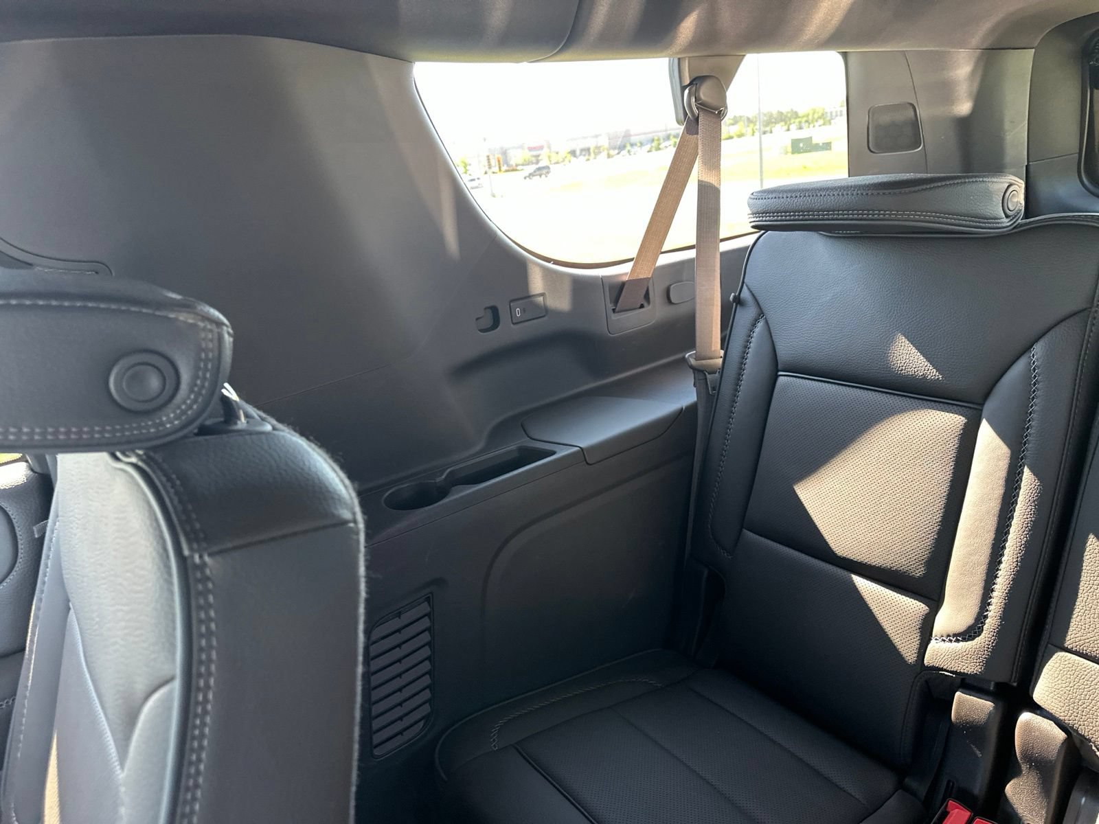 Used 2024 GMC Yukon XL Denali AWD/4WD image 33