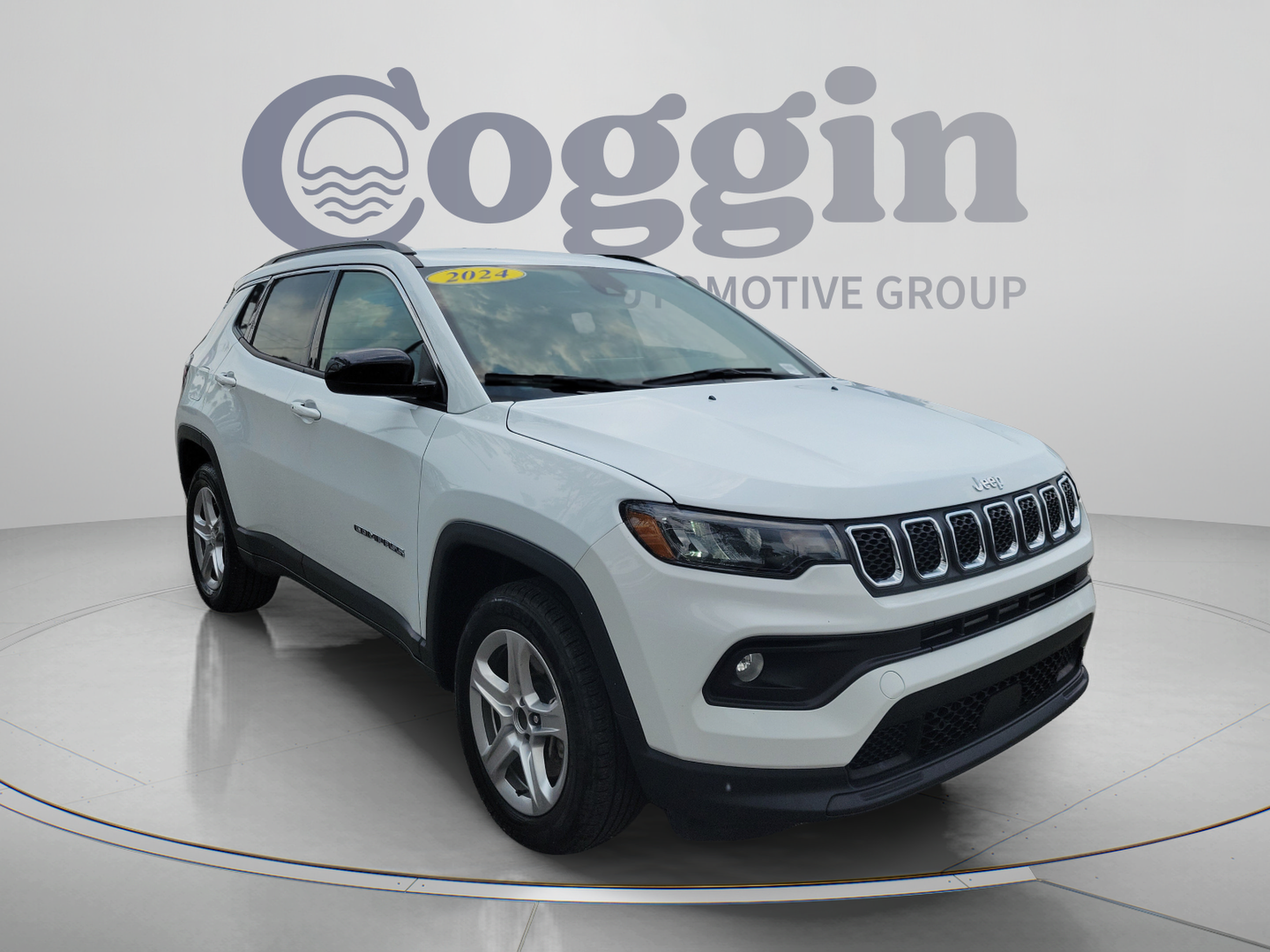 Used 2024 Jeep Compass Latitude AWD/4WD image 4