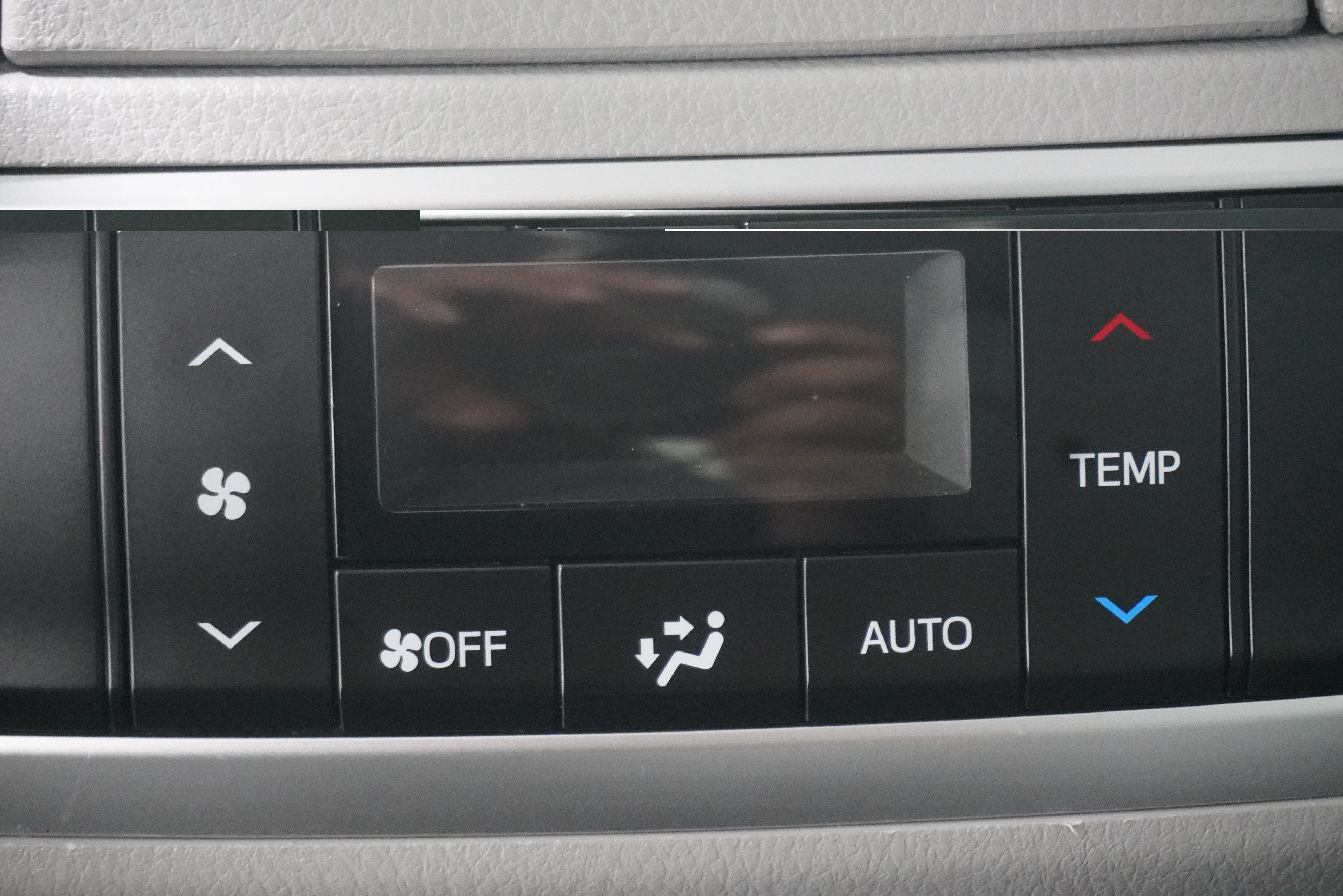 Used 2018 Toyota Highlander Limited FWD image 15