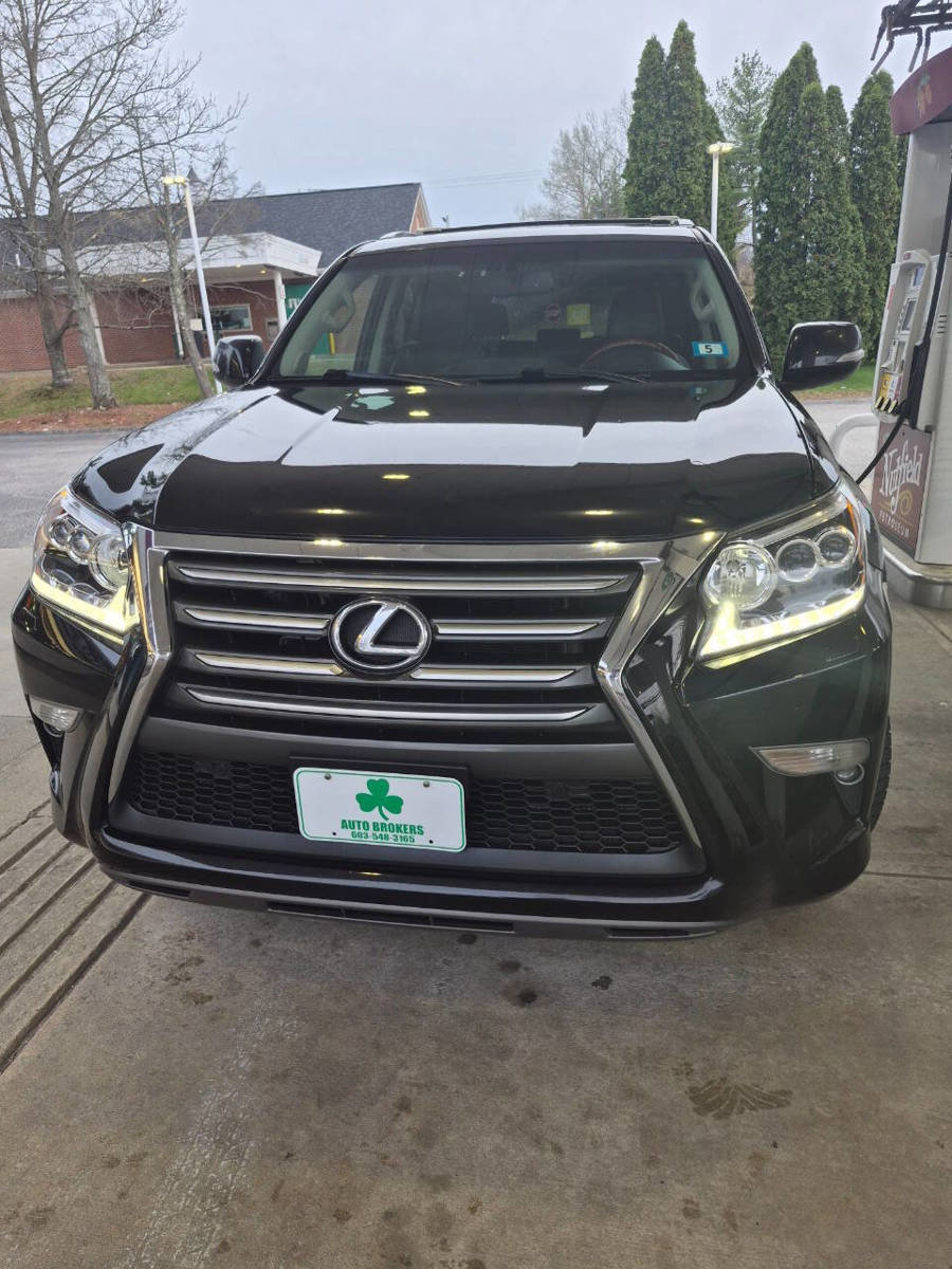 Used 2016 Lexus GX 460 w/ Premium Package AWD/4WD image 4