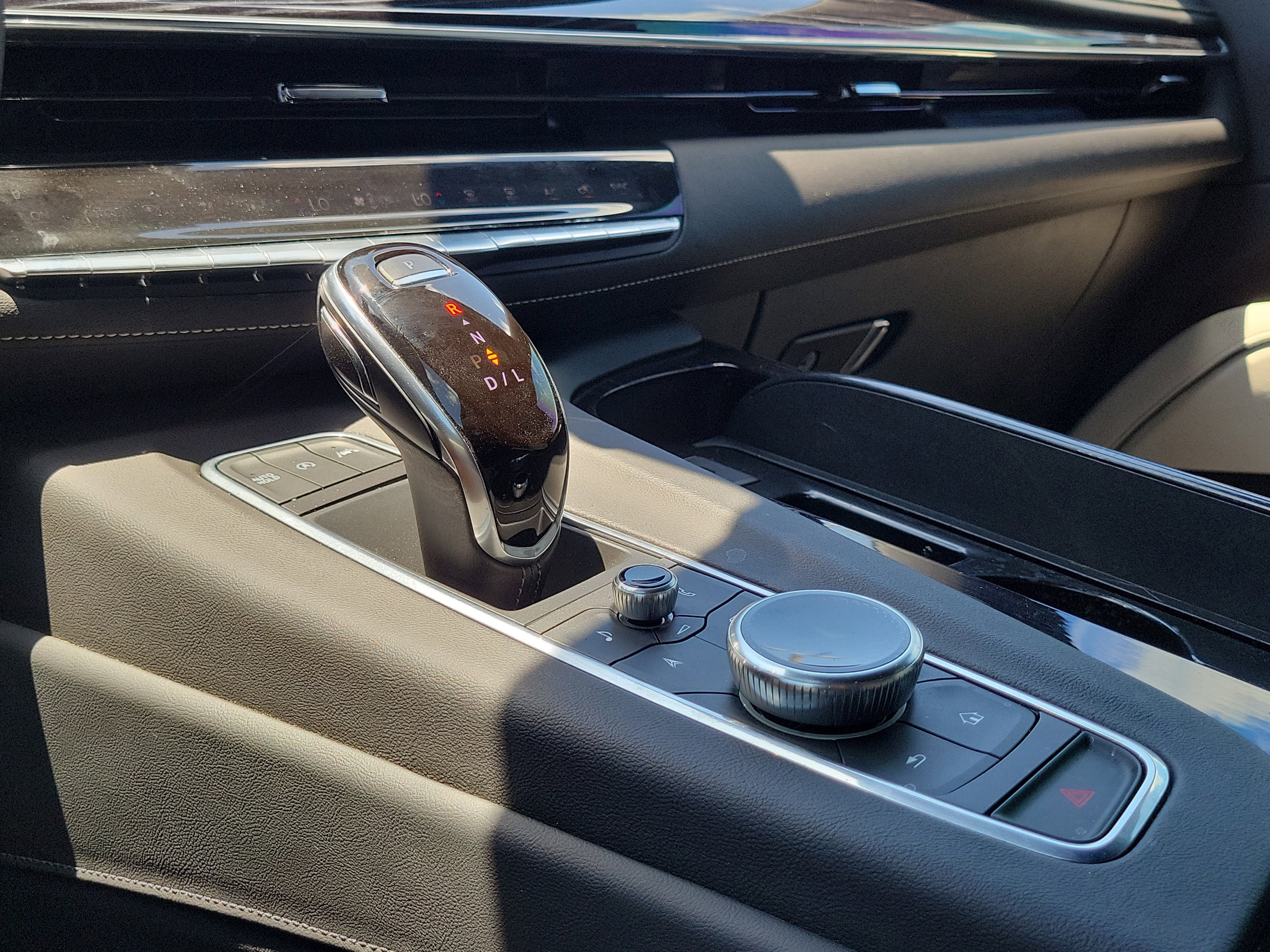 Used 2021 Cadillac Escalade Sport RWD image 29