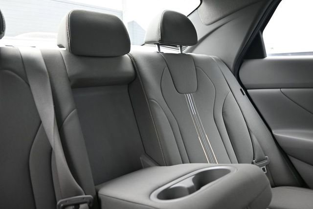 Used 2024 Hyundai Elantra SEL w/ Convenience Package FWD image 18