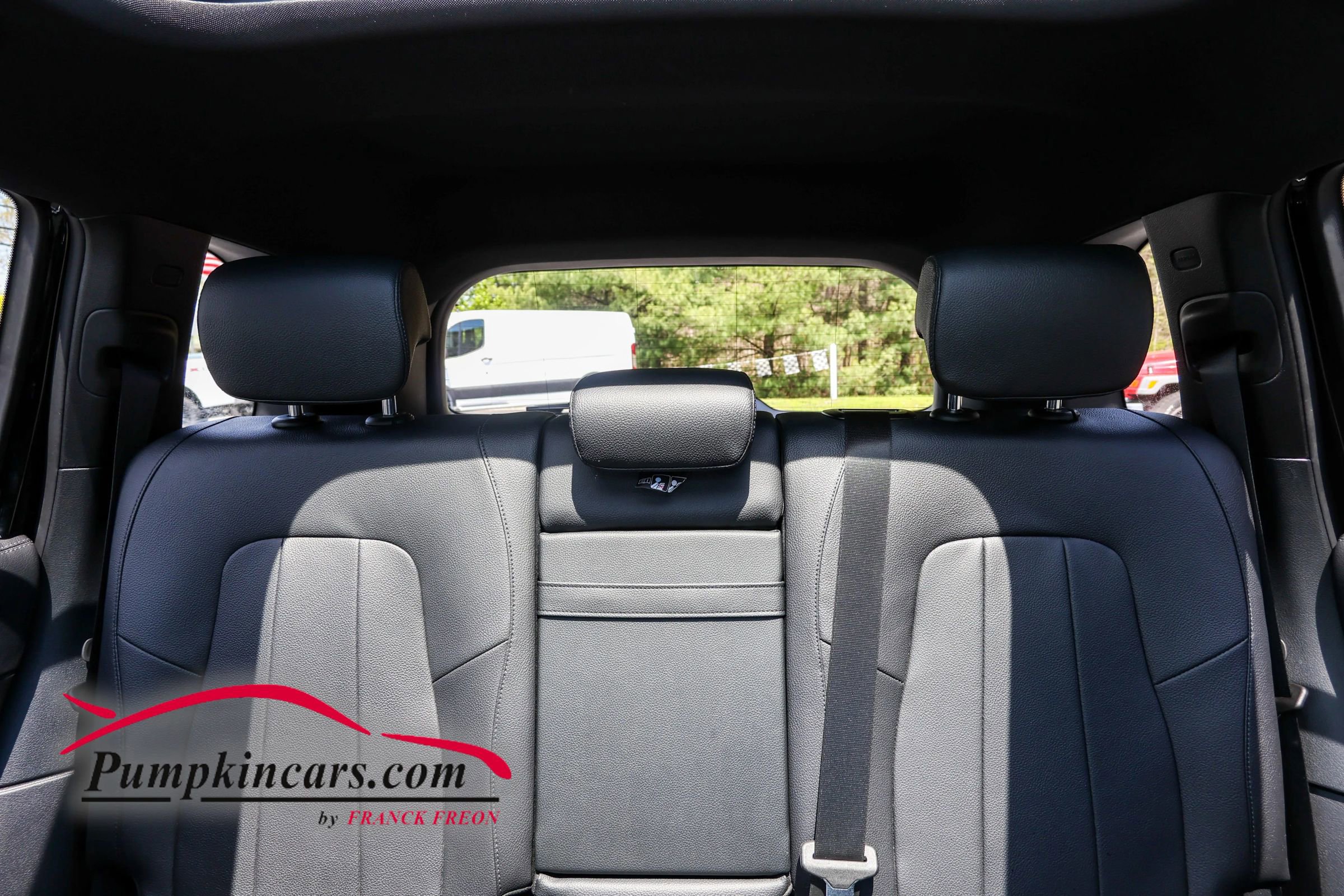 Used 2021 Mercedes-Benz GLB 250 4MATIC w/ Premium Package image 27