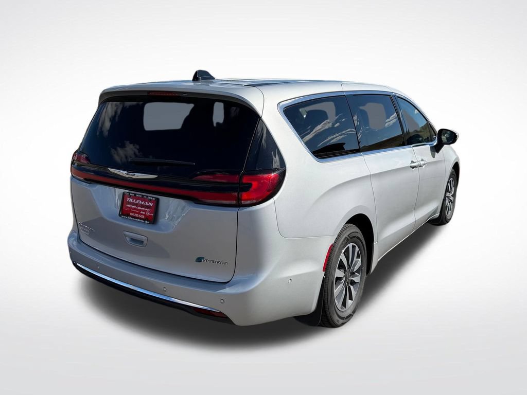 Used 2023 Chrysler Pacifica Touring-L FWD image 26