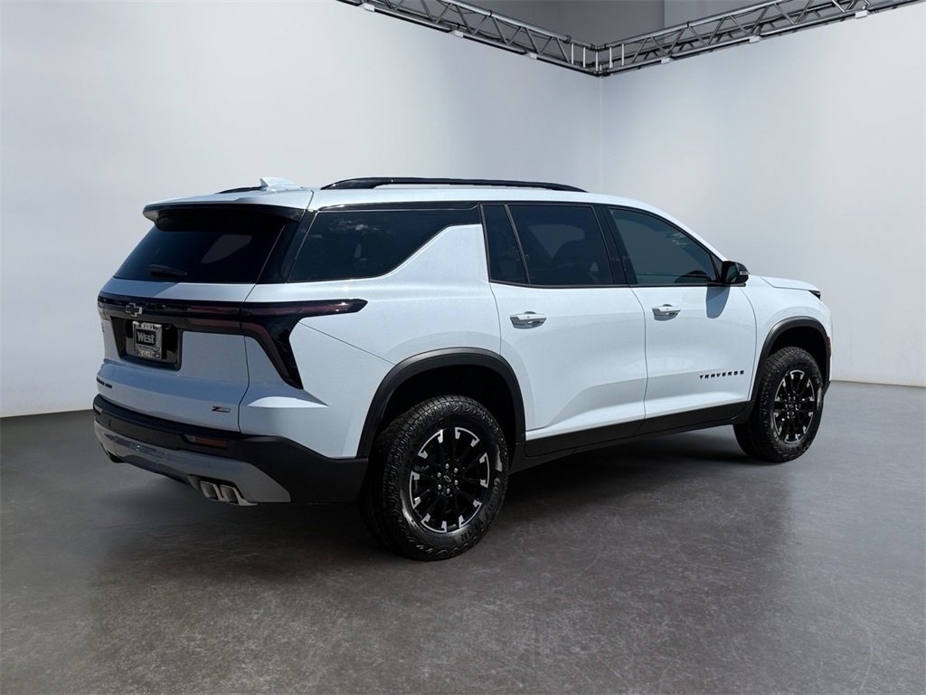 New 2026 Chevrolet Traverse Z71 w/ LPO, Floor Liner Package image 3
