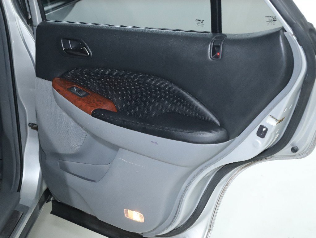 Used 2005 Acura MDX Touring image 29