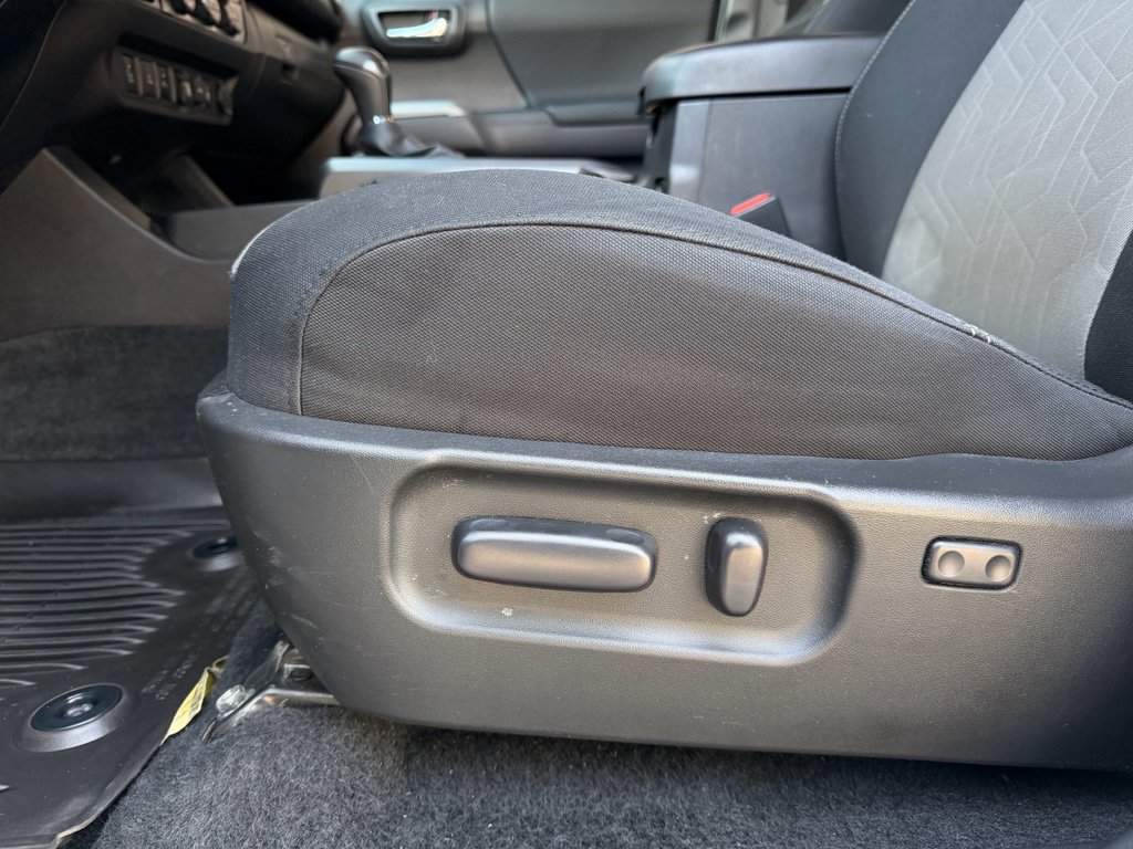 Used 2023 Toyota Tacoma TRD Sport w/ Advanced Technology Package image 14