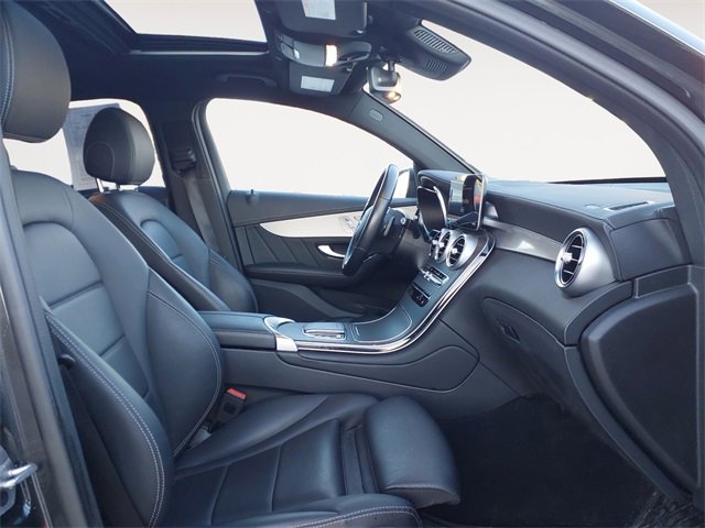 Used 2023 Mercedes-Benz GLC 300 4MATIC Coupe image 15