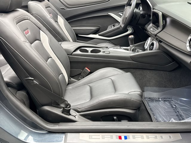 Used 2020 Chevrolet Camaro SS RWD image 17