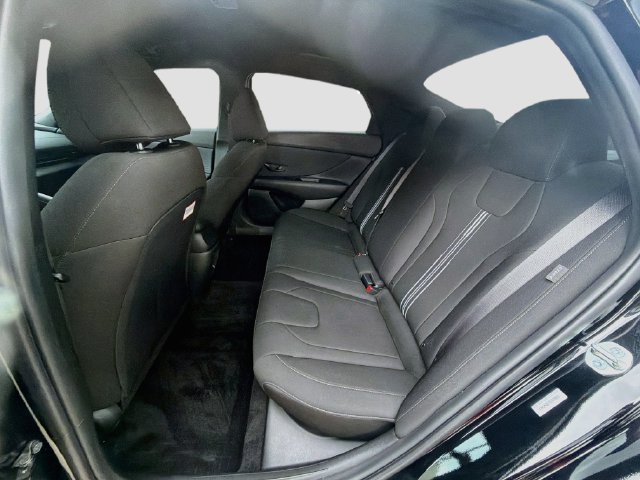 Used 2025 Hyundai Elantra Sport FWD image 23