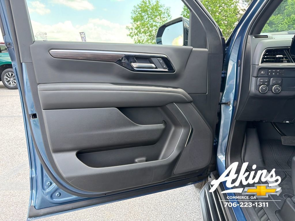 New 2025 Chevrolet Tahoe LS w/ LPO, Dark Essentials Package AWD/4WD image 16