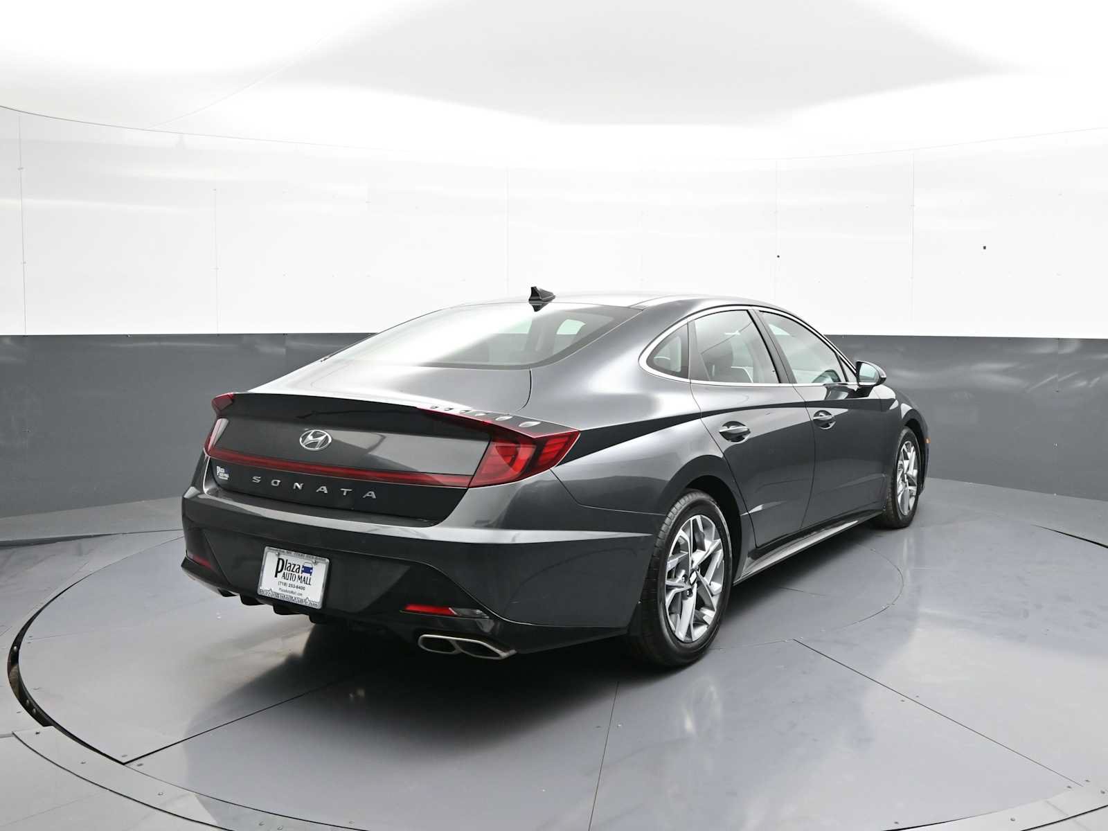 Certified 2023 Hyundai Sonata SEL w/ Convenience Package FWD image 5