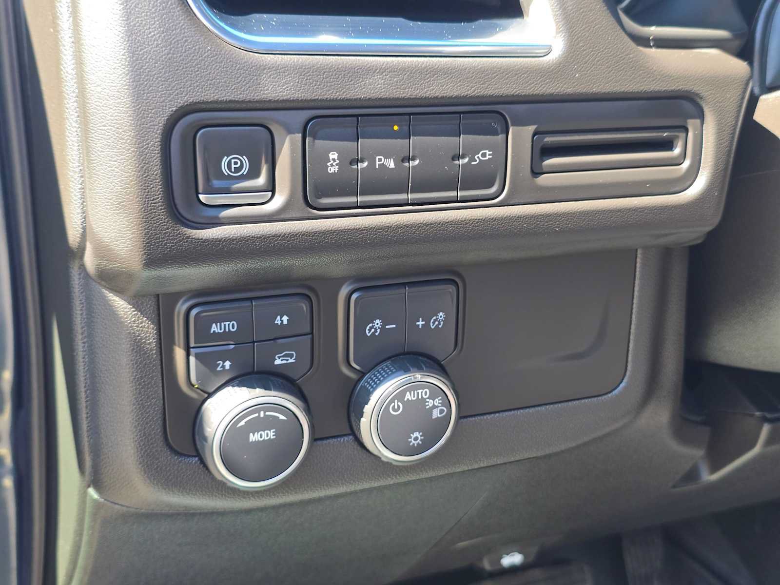 Used 2021 Chevrolet Tahoe LT AWD/4WD image 24