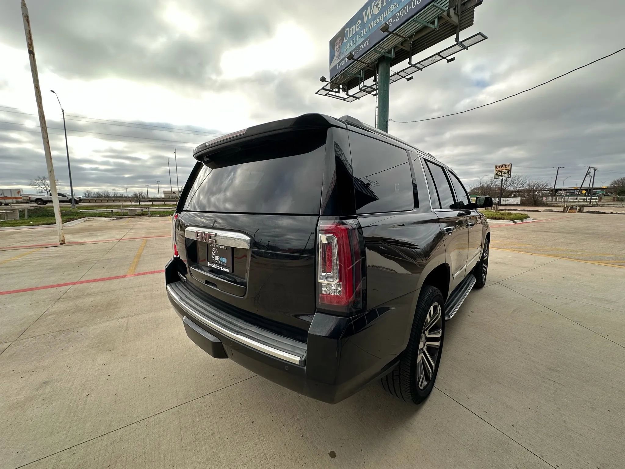 Used 2018 GMC Yukon Denali w/ Open Road Package AWD/4WD image 5