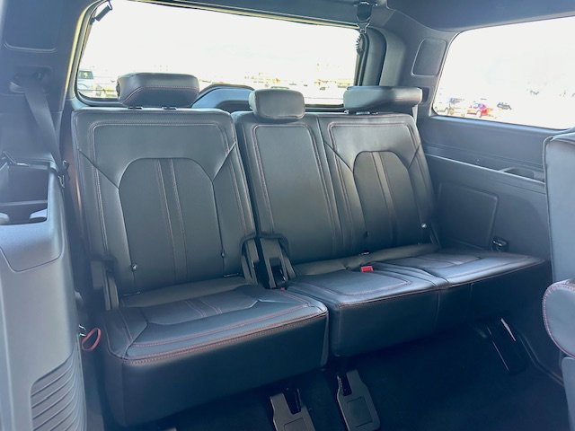Used 2024 Ford Expedition Limited image 11