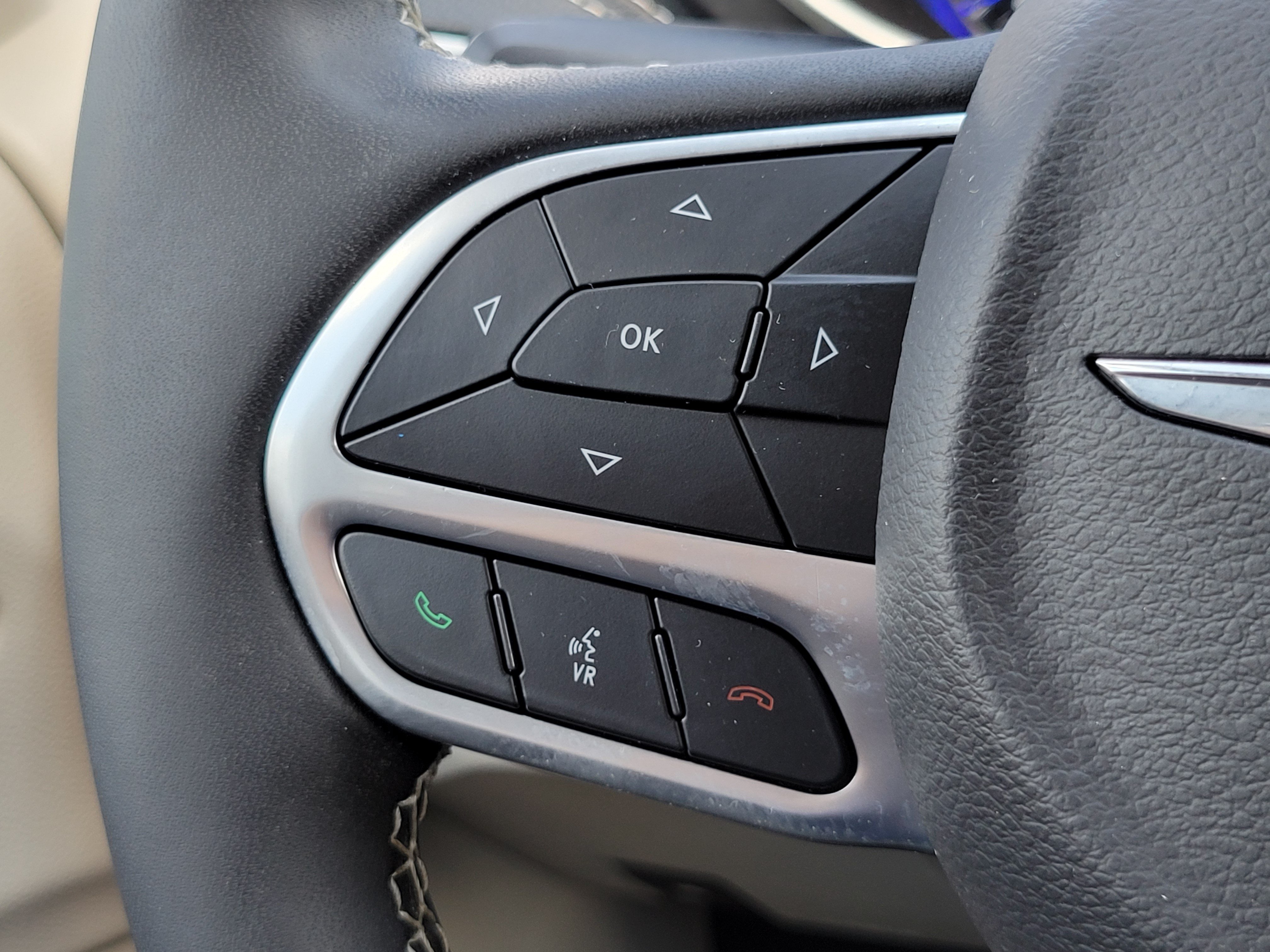 Used 2024 Chrysler Pacifica Touring-L w/ Road Tripper Package FWD image 12
