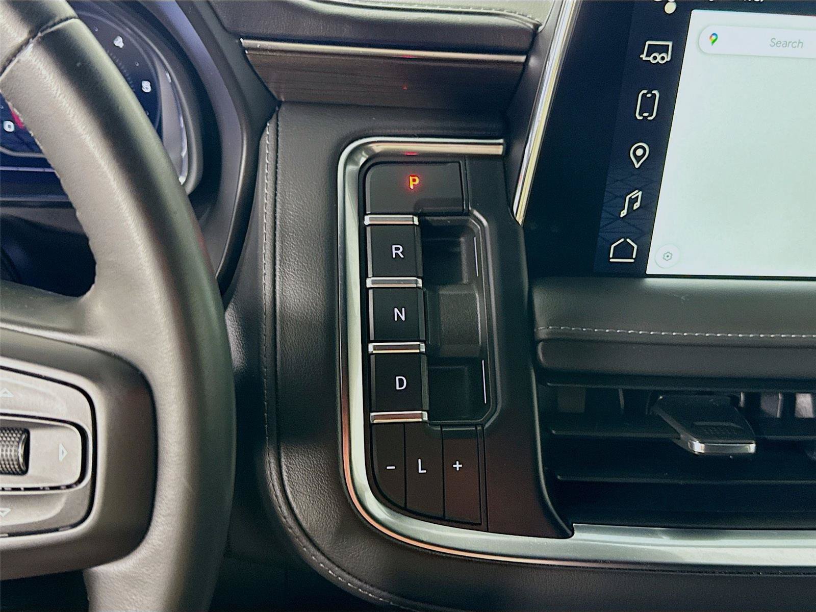 Used 2024 GMC Yukon SLE AWD/4WD image 11