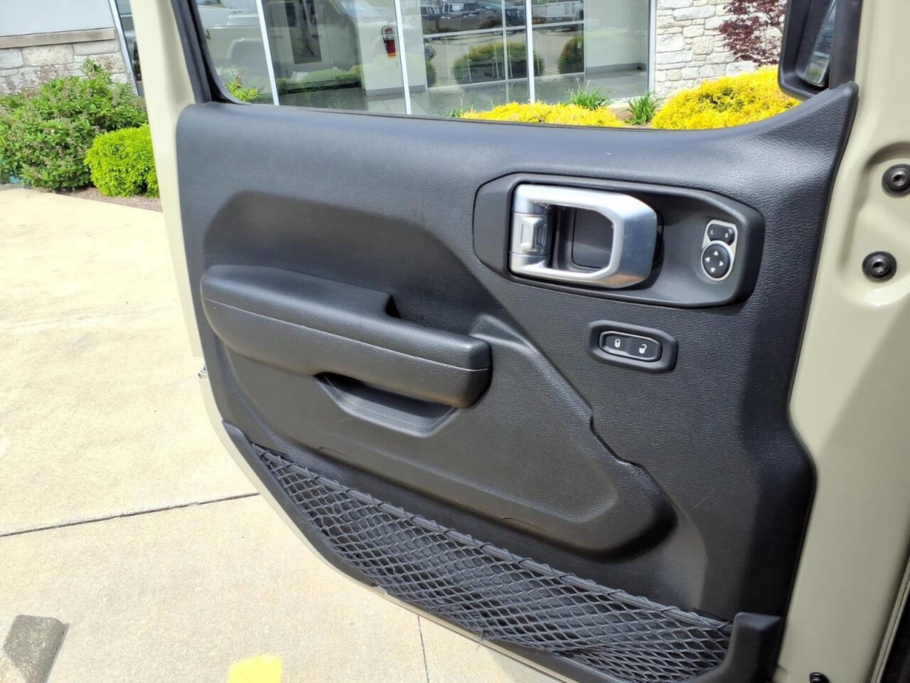 Used 2022 Jeep Gladiator Sport AWD/4WD image 19
