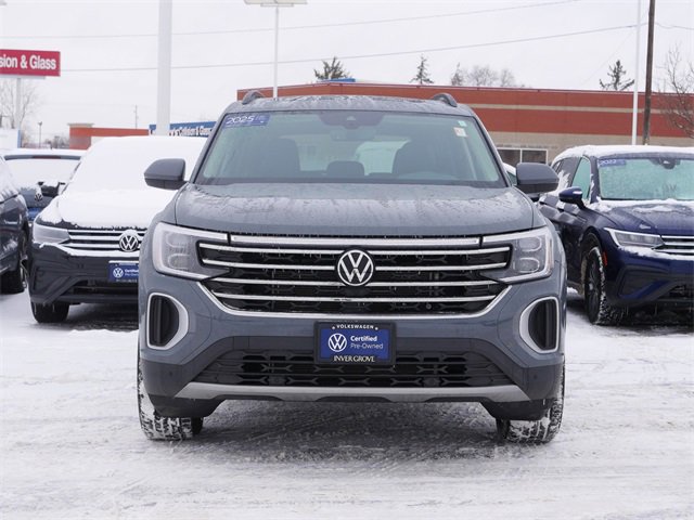 Certified 2025 Volkswagen Atlas SE image 2