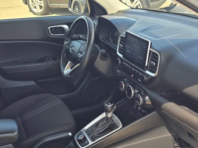 Used 2025 Hyundai Venue SEL FWD image 19