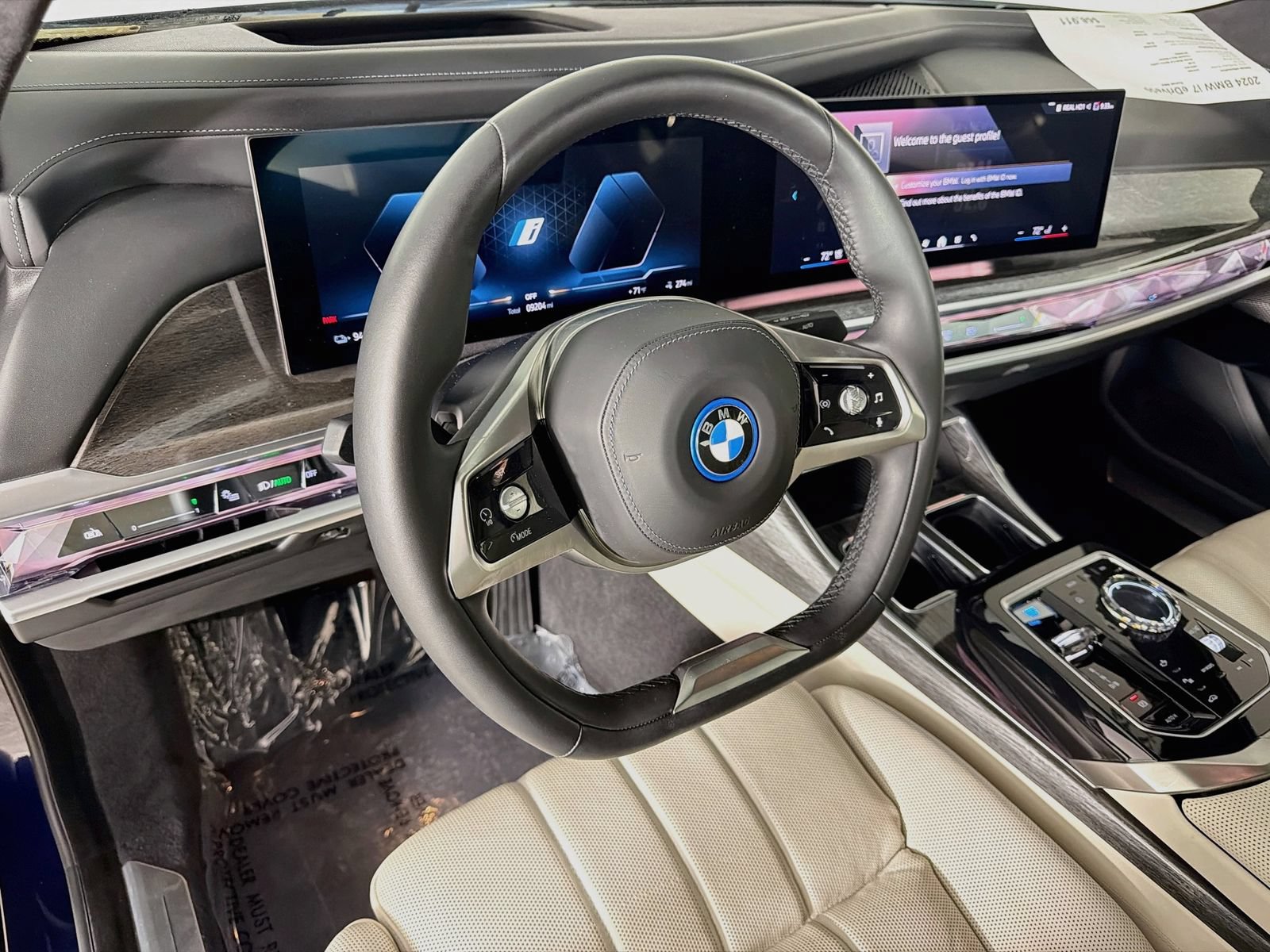 Certified 2024 BMW i7 eDrive50 w/ Executive Package RWD image 9
