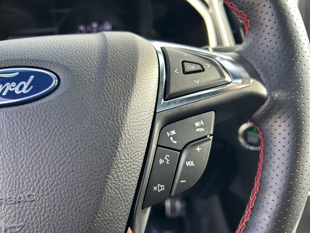Used 2022 Ford Edge ST-Line w/ Class II Trailer Tow Package AWD/4WD image 19