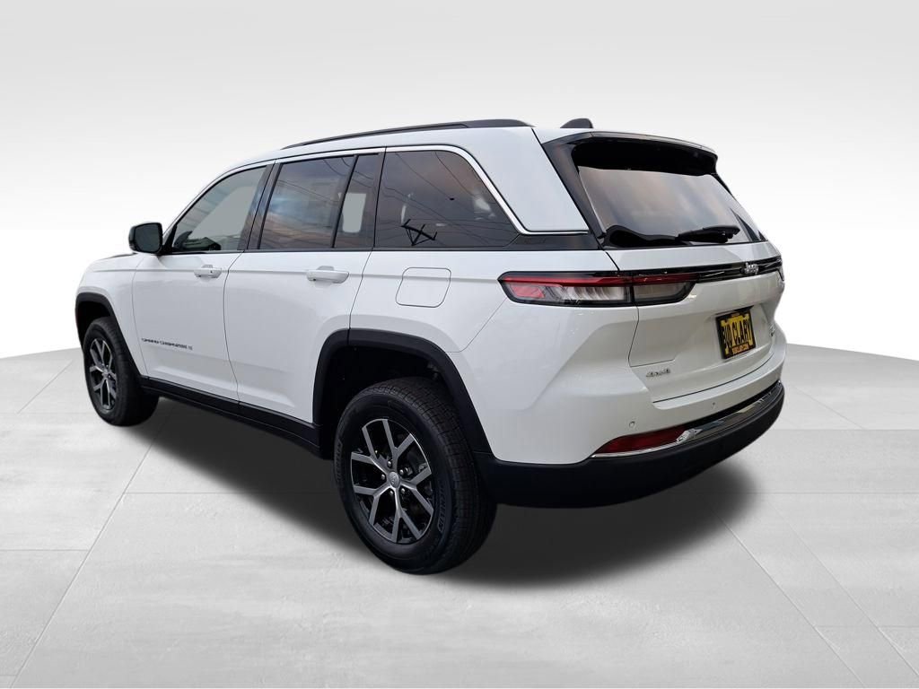 New 2025 Jeep Grand Cherokee Limited AWD/4WD image 3