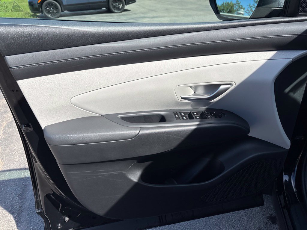 Certified 2025 Hyundai Tucson SEL AWD/4WD image 16