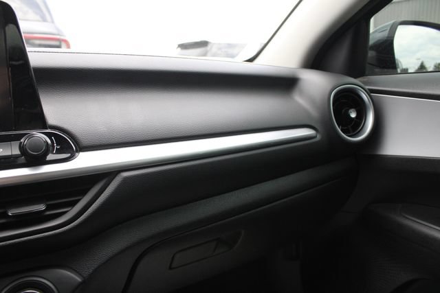 Used 2023 Kia Forte LXS w/ LXS Technology Package FWD image 19