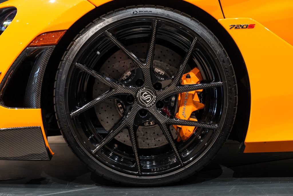 Used 2018 McLaren 720S RWD image 13