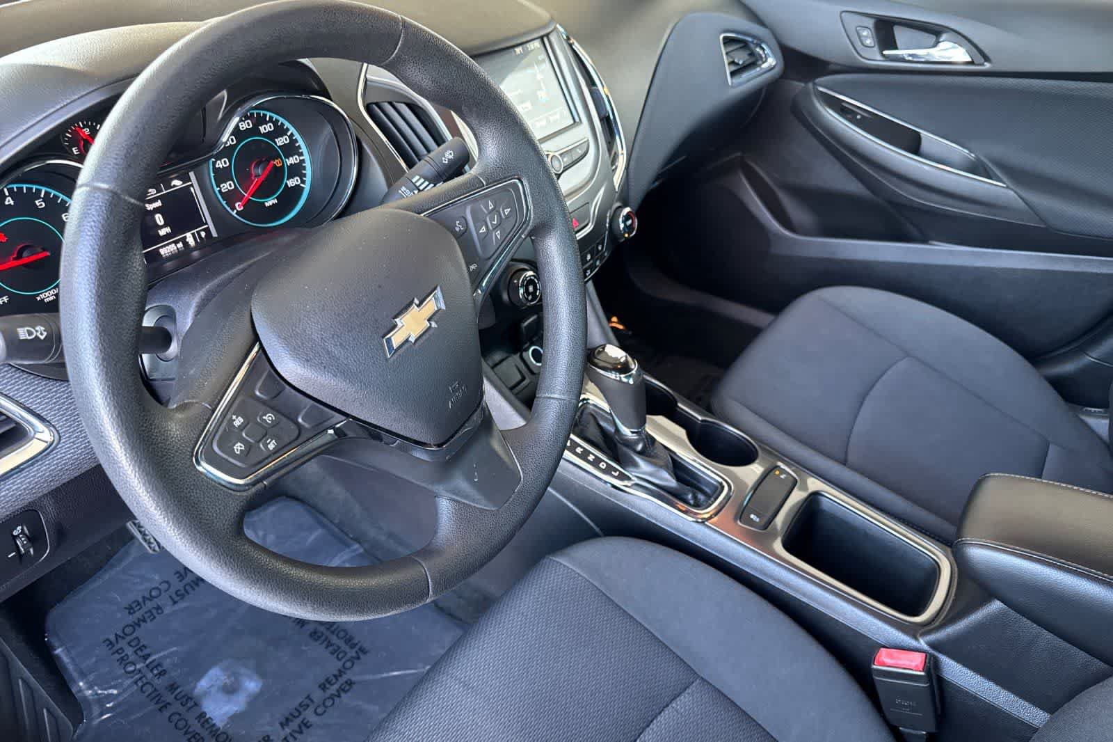 Used 2017 Chevrolet Cruze LT w/ Convenience Package FWD image 11