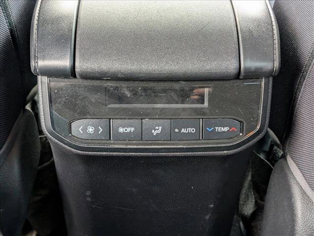 Used 2023 Toyota Highlander LE image 18