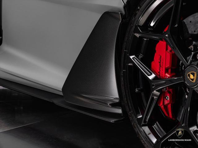 Used 2024 Lamborghini Revuelto AWD/4WD image 33