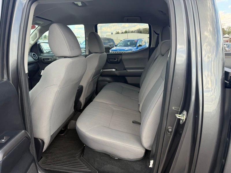 Used 2019 Toyota Tacoma SR5 AWD/4WD image 11