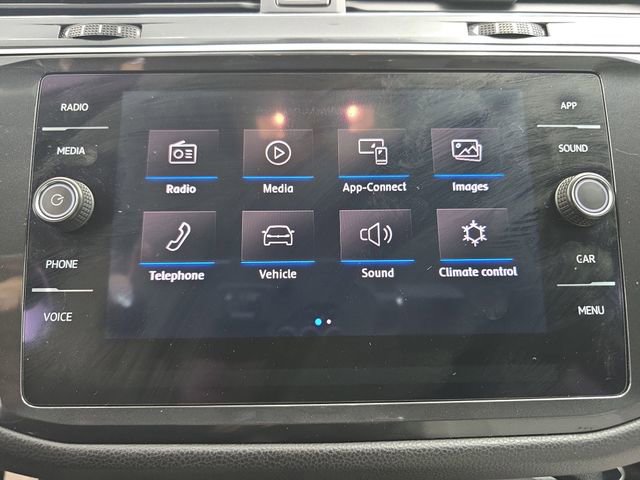 Used 2018 Volkswagen Tiguan SE image 31