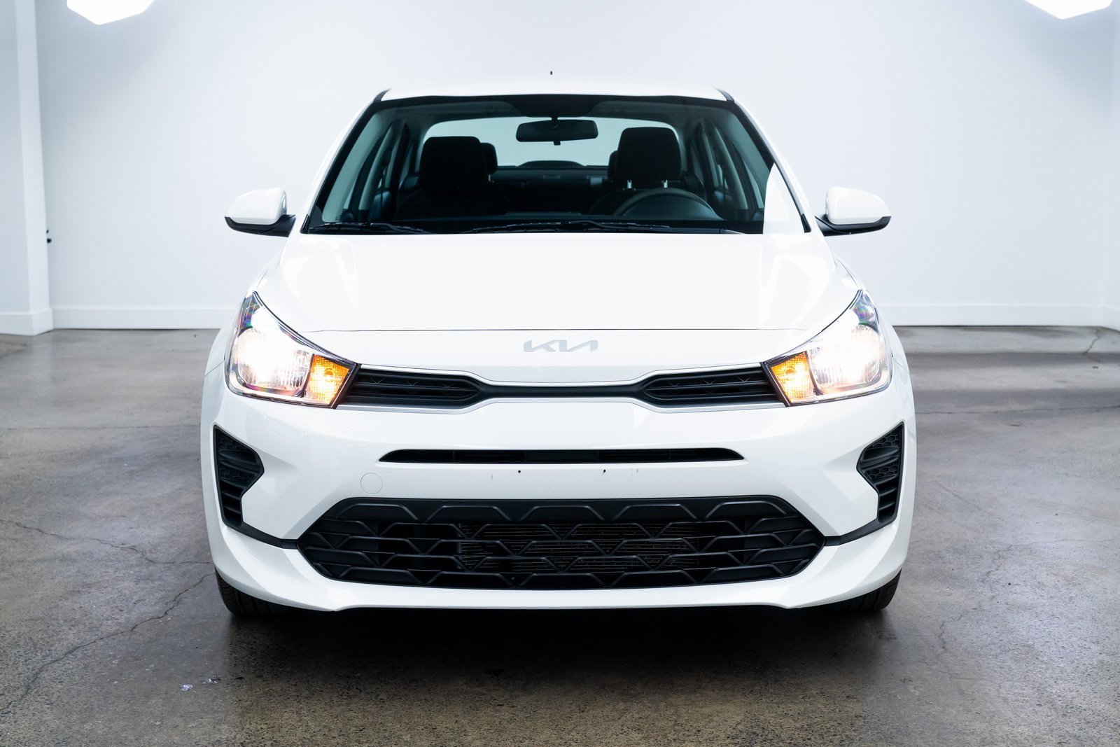 Used 2023 Kia Rio S image 2