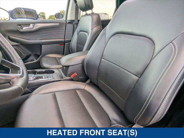 Certified 2022 Ford Escape Titanium w/ Class II Trailer Tow Package image 13