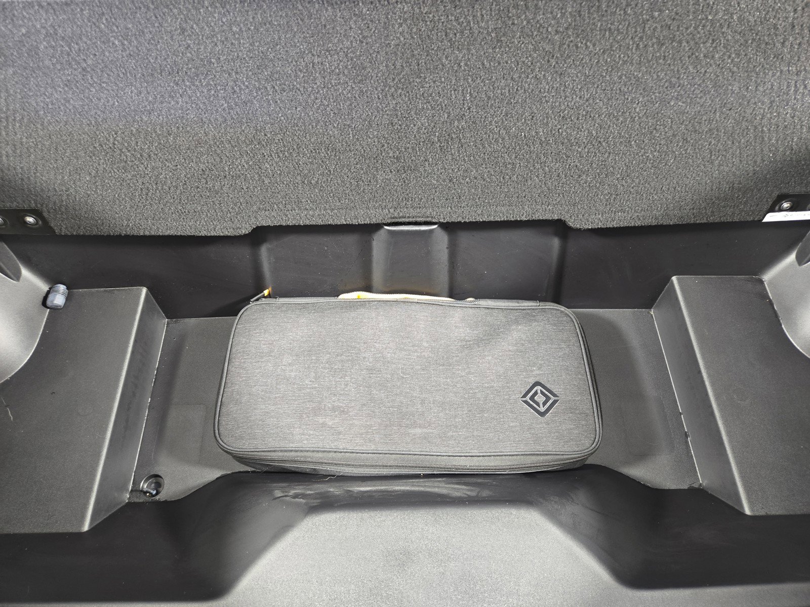 Used 2024 Rivian R1S Adventure AWD/4WD image 14