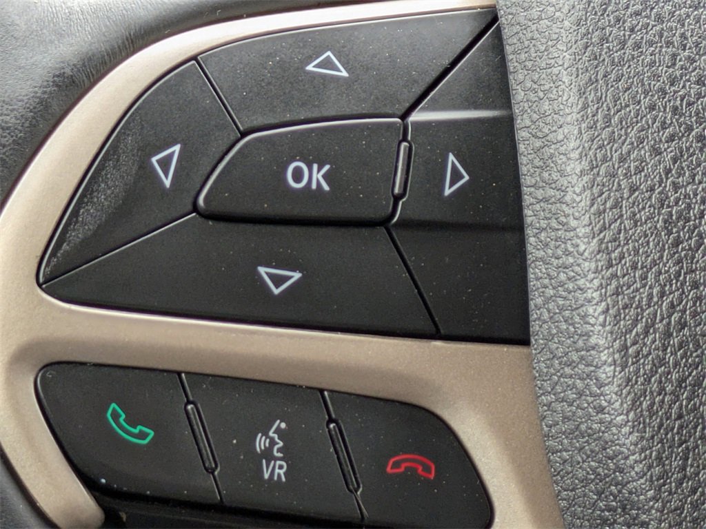 Used 2017 Jeep Grand Cherokee Limited image 25