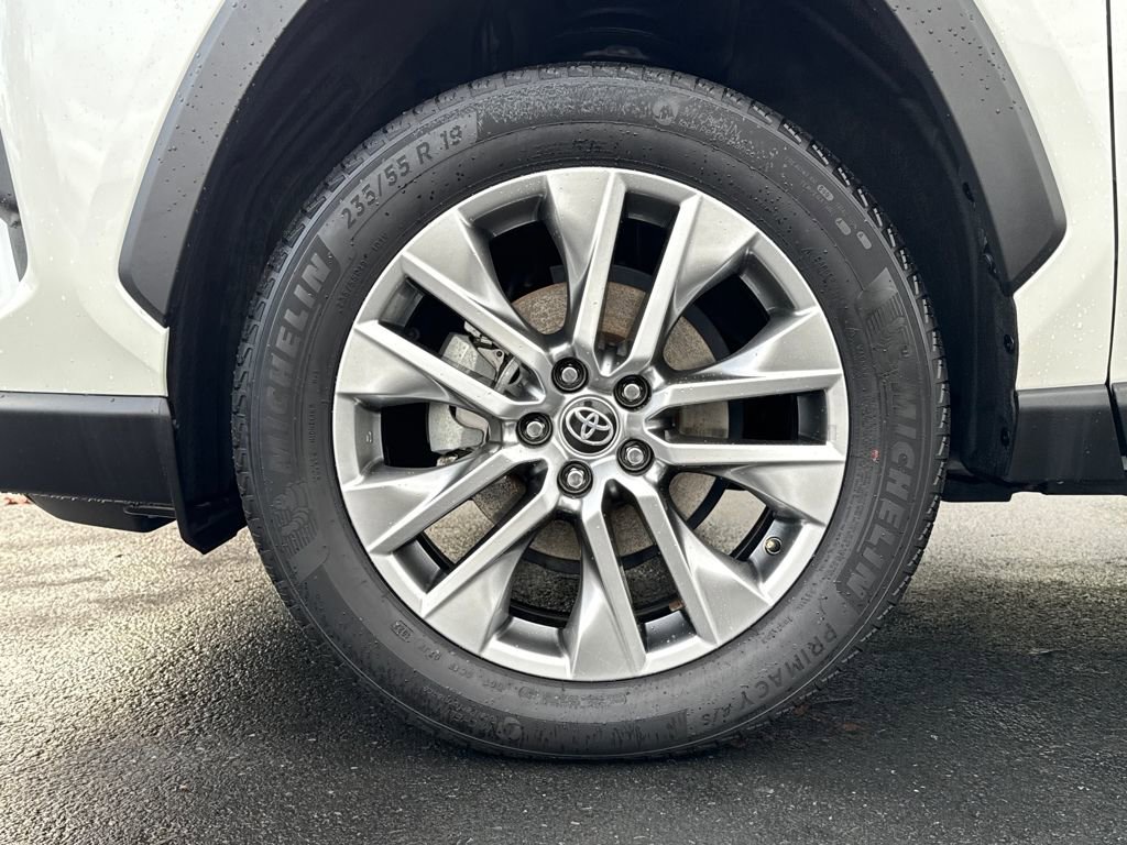 Certified 2022 Toyota RAV4 Limited image 24