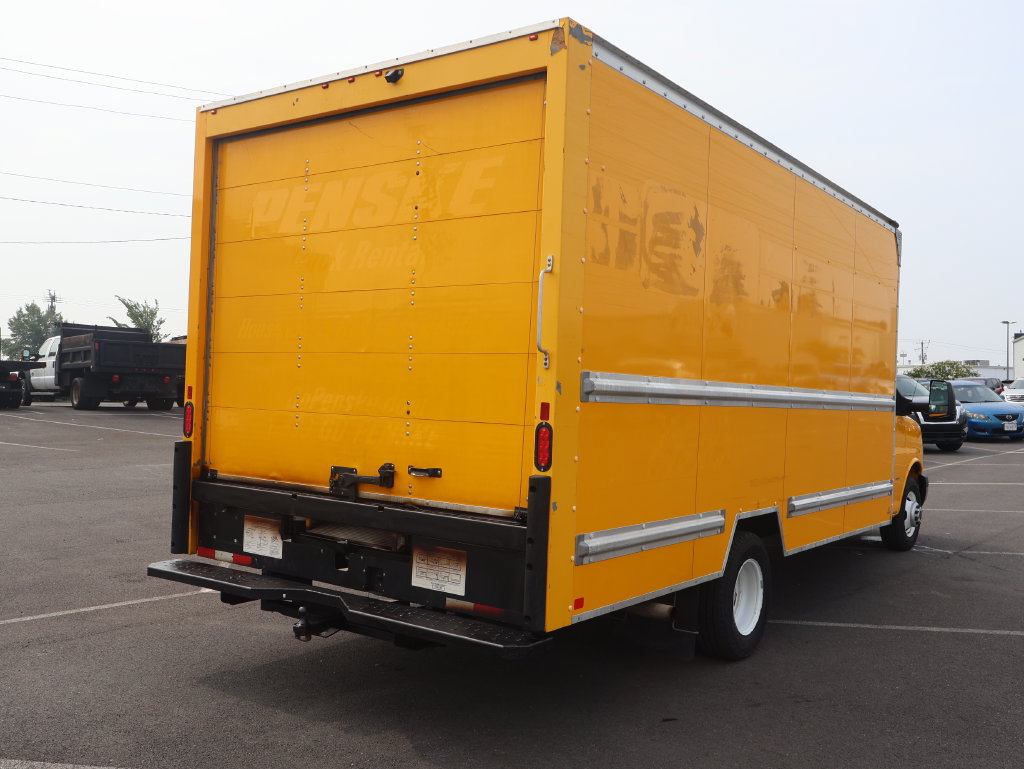 Used 2021 GMC Savana 3500 Extended w/ Power Convenience Package RWD image 7