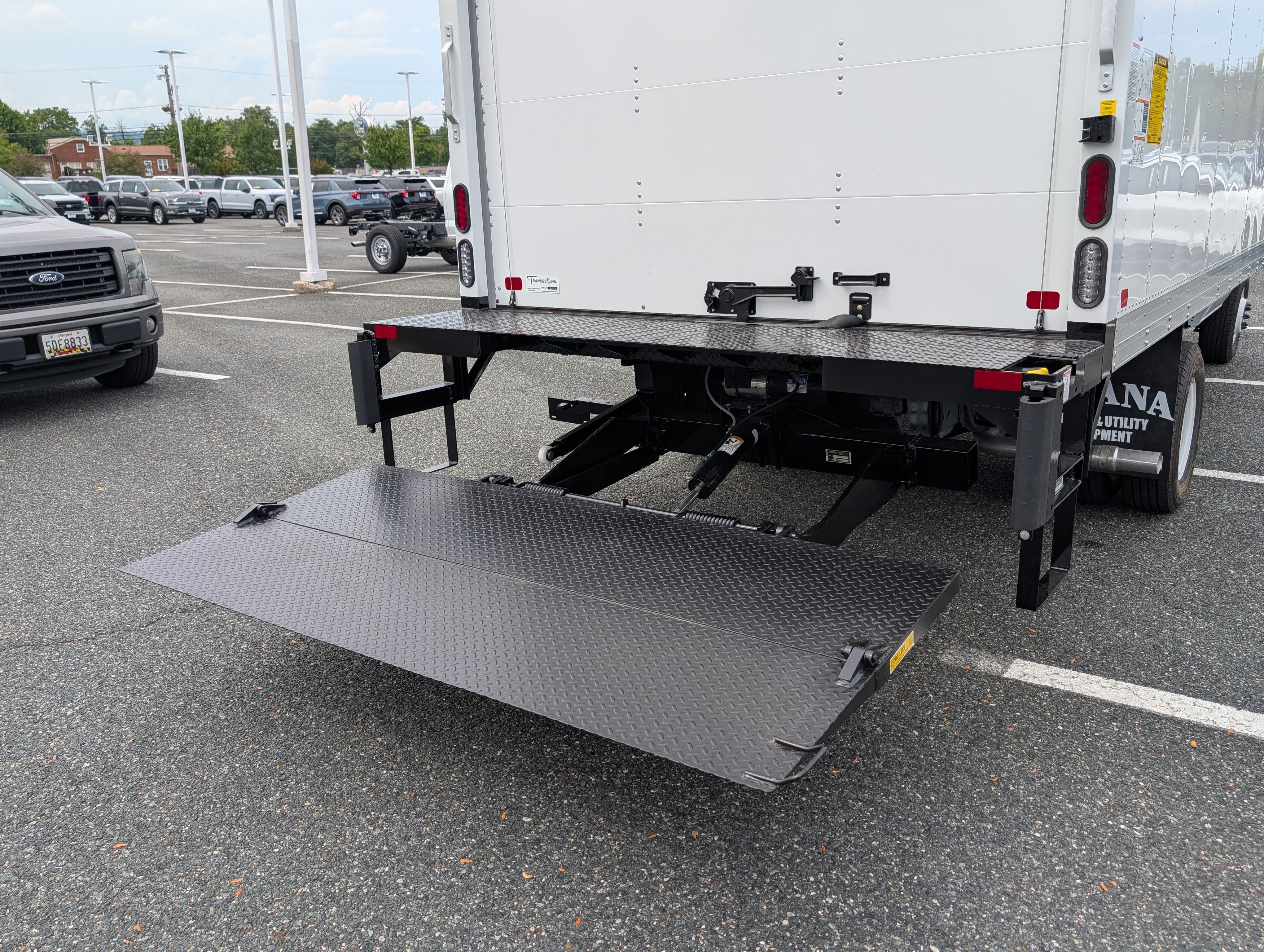 New 2026 Ford E-450 and Econoline 450 Super Duty w/ Power Equipment Group RWD image 7