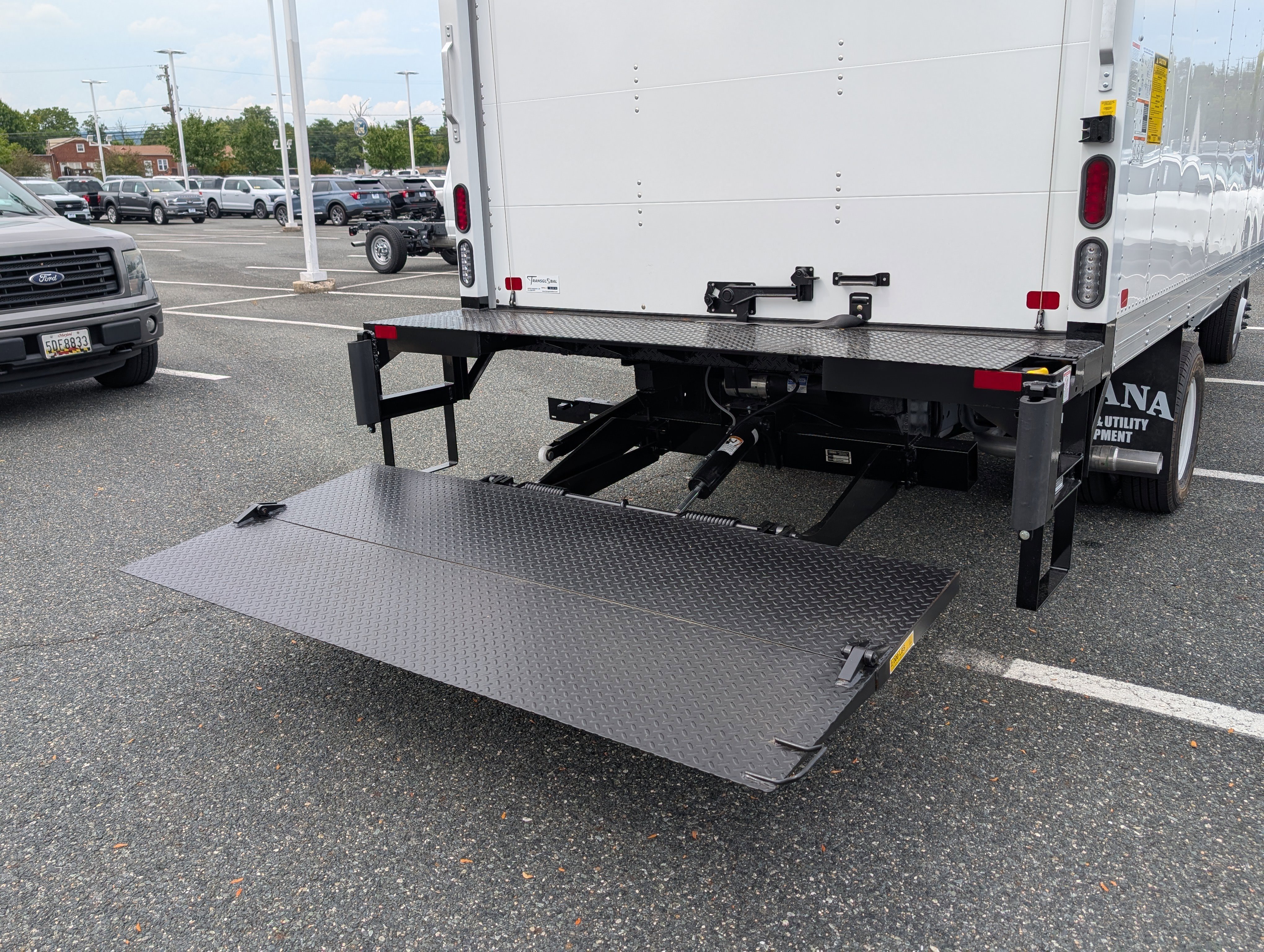 New 2026 Ford E-450 and Econoline 450 Super Duty w/ Power Equipment Group image 7