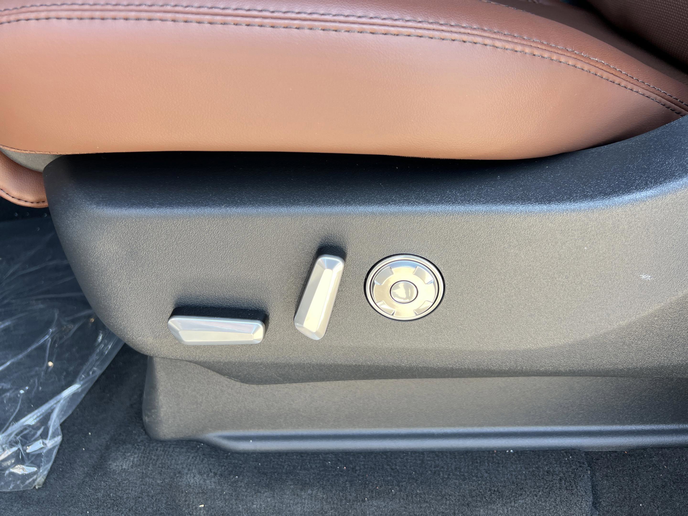 New 2025 Lincoln Navigator L Reserve AWD/4WD image 22